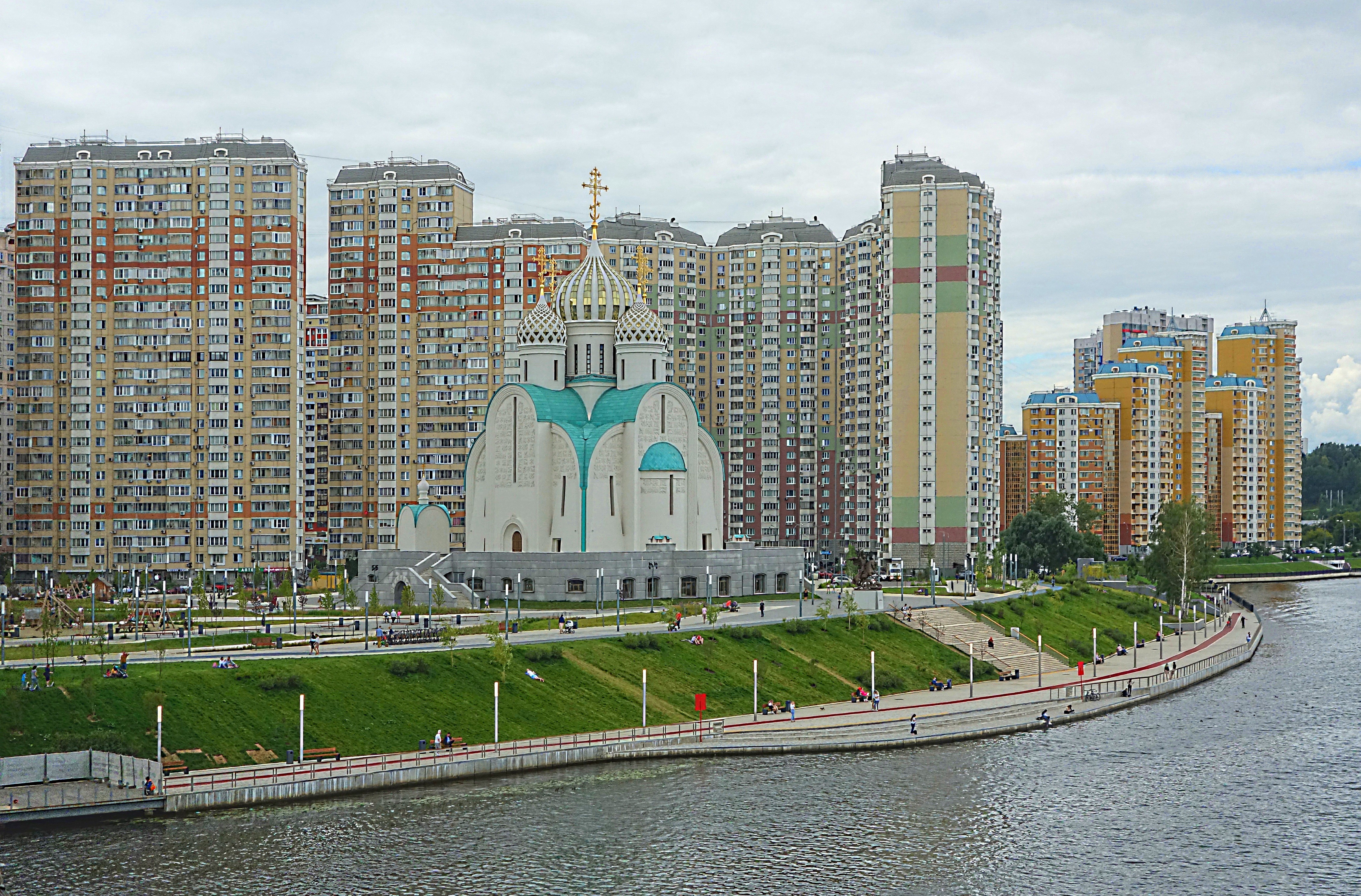 Здания Прибрежного р-на Красногорска. Фото Морошкина В.В.