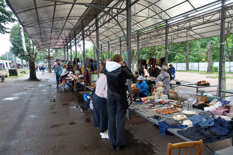 Блошиный рынок на Удельной