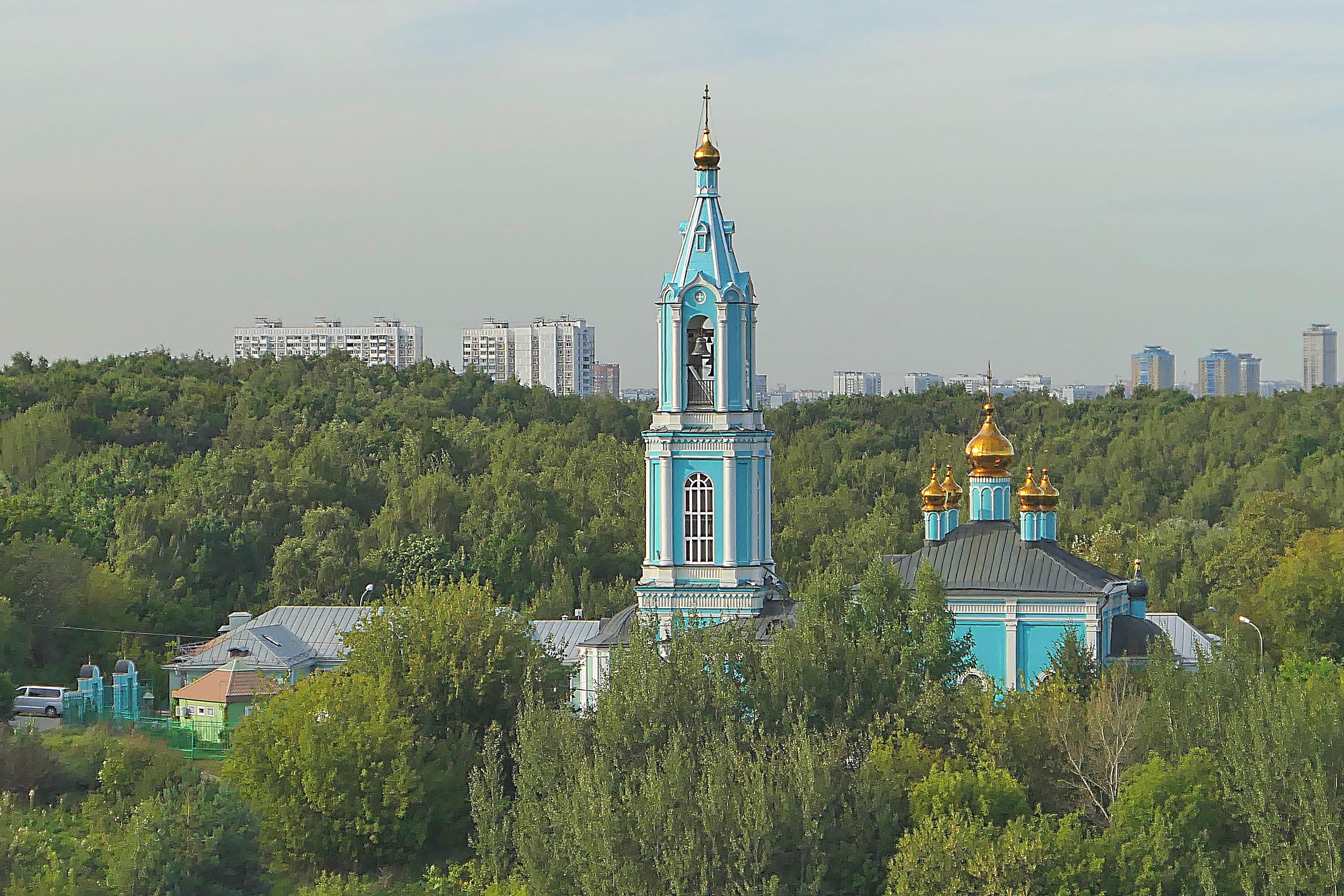 Храм Рождества Богородицы в парке Крылатские холмы. Фото Морошкина В.В.