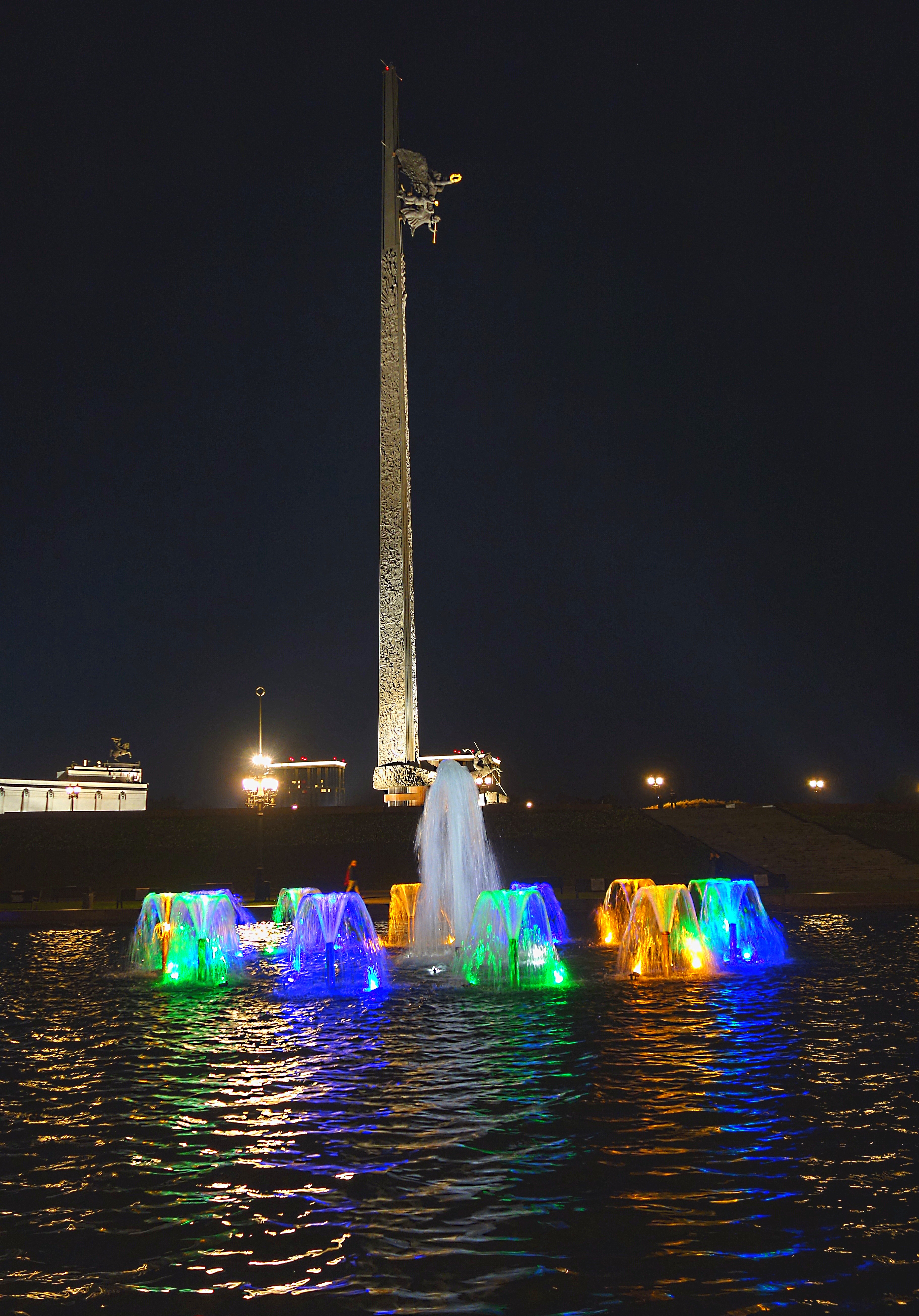 Поклонная гора фото вечером