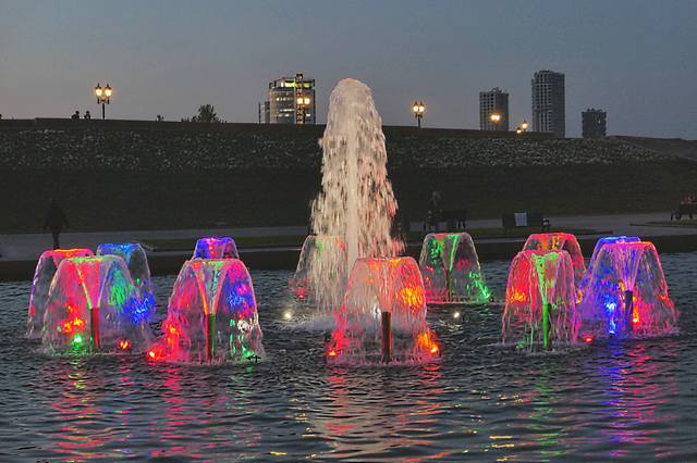 Фонтаны в Парке Победы. Фото Морошкина В.В.