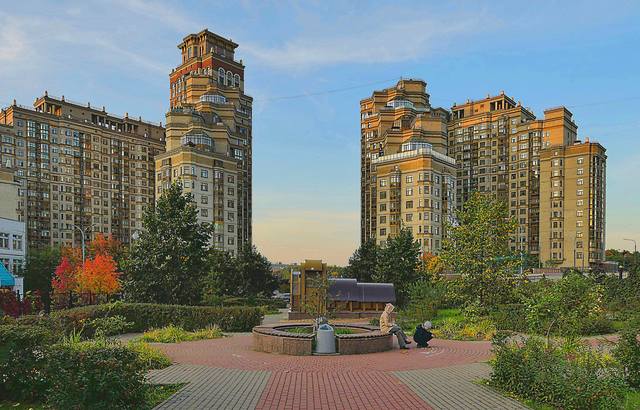 Бульвар около пл. Индиры Ганди к концу дня. Фото Морошкина В.В.