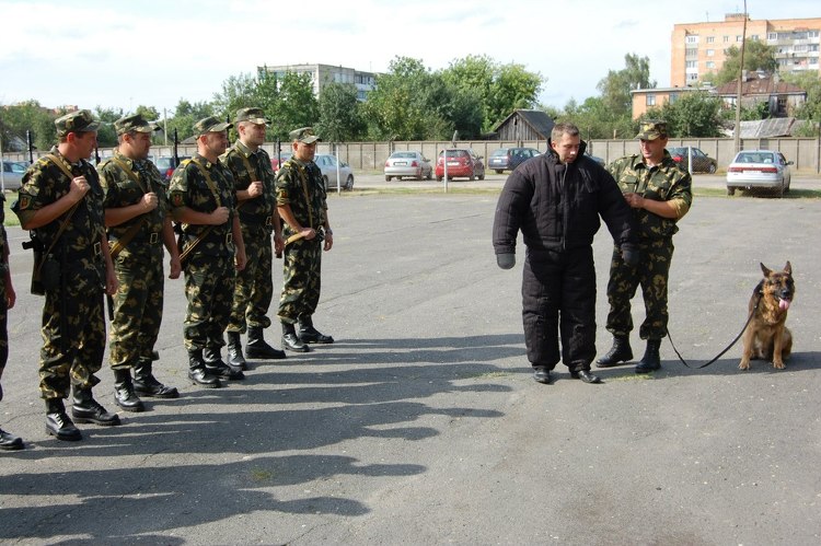 Застава какая. Резервная застава погран Псков. Пограничная застава русская Поляна Омская область. Резервная застава Псковский погран 8 застава. 16 Погран застава Янискоски.