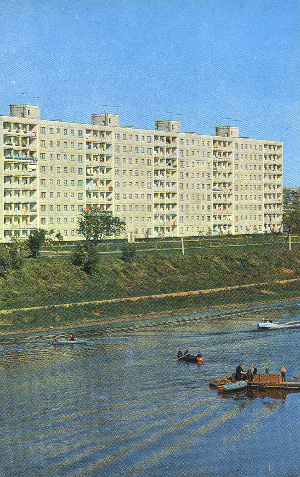 Жилой дом на набережной реки Оми. Подгорный Б. 1972