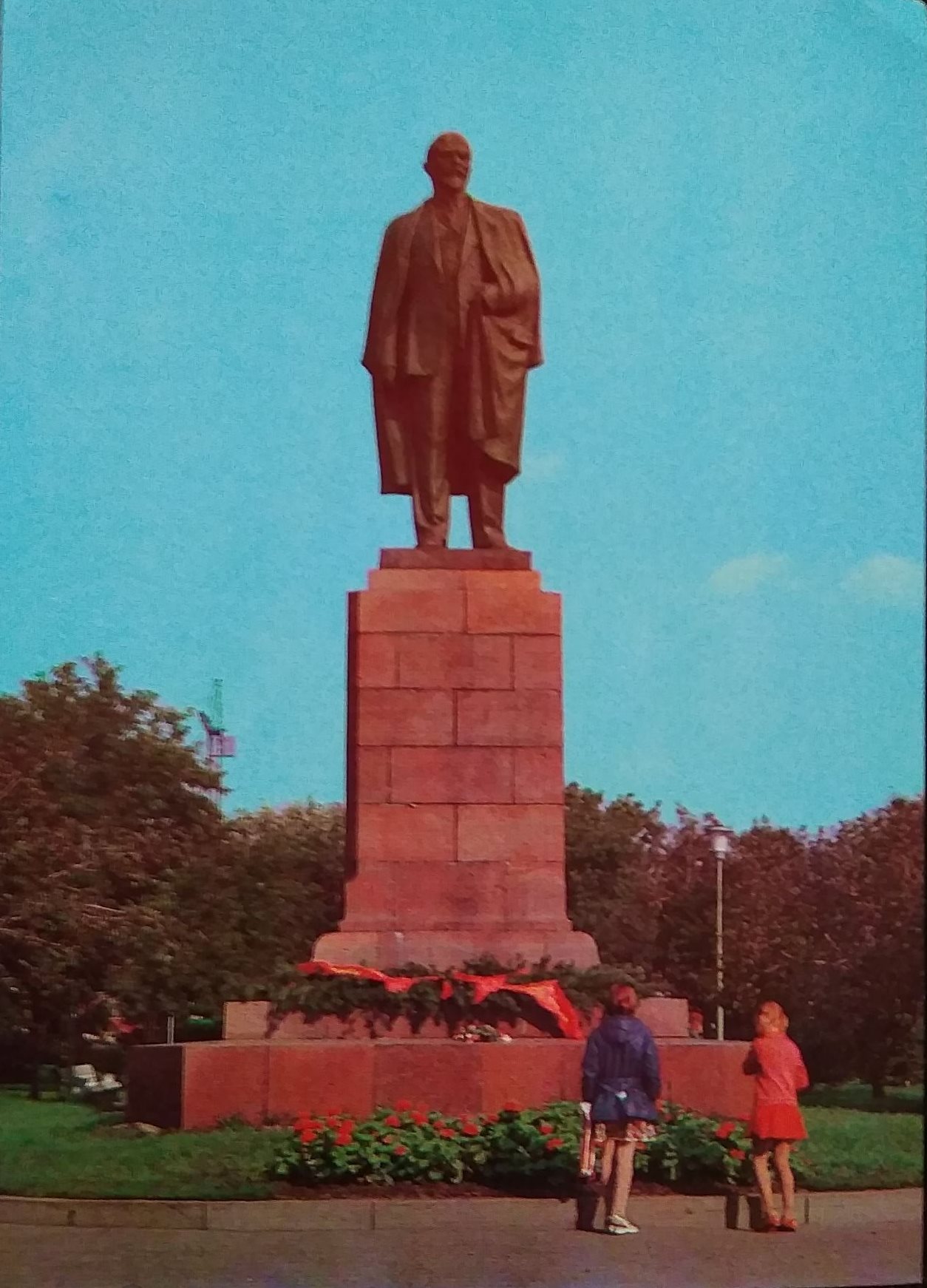 Памятник В.И.Ленину.фото Павлова 1981