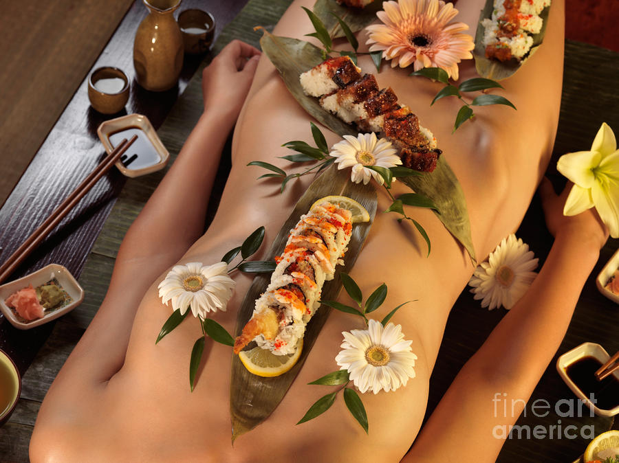 4-nyotaimori-body-sushi-oleksiy-maksymenko