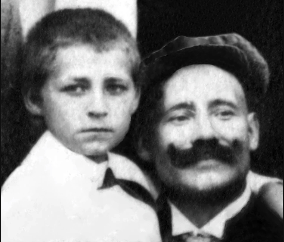 1913 с отцом на пикнике в кунцево
