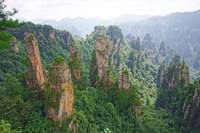 Скалы на уч-ке Сто Драконов парка Чжанцзяцзе. Фото Морошкина В.В.