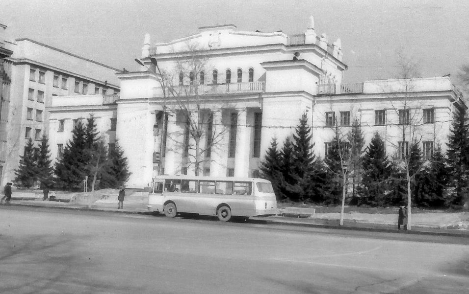 ТЮЗ 80
