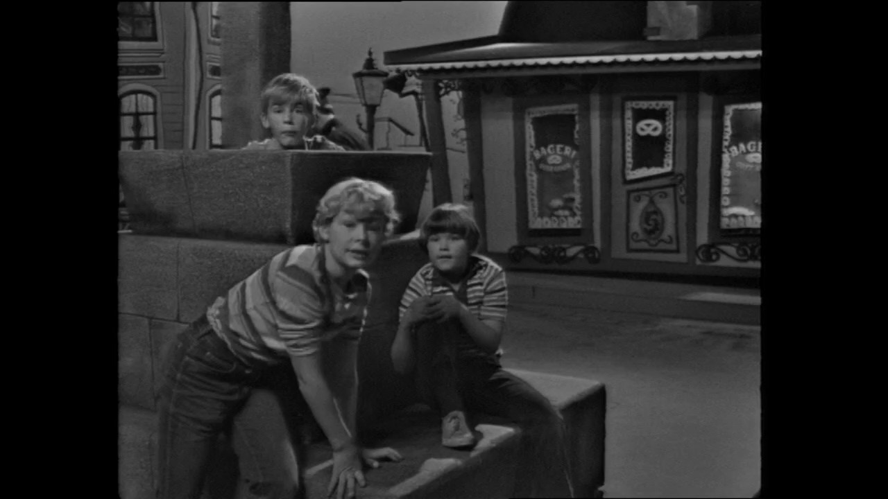 Masterdetektiven.Blomkvist.pa.nya.aventyr.1966.SWEDiSH.720p.WEBRip.x264-SuperBits004