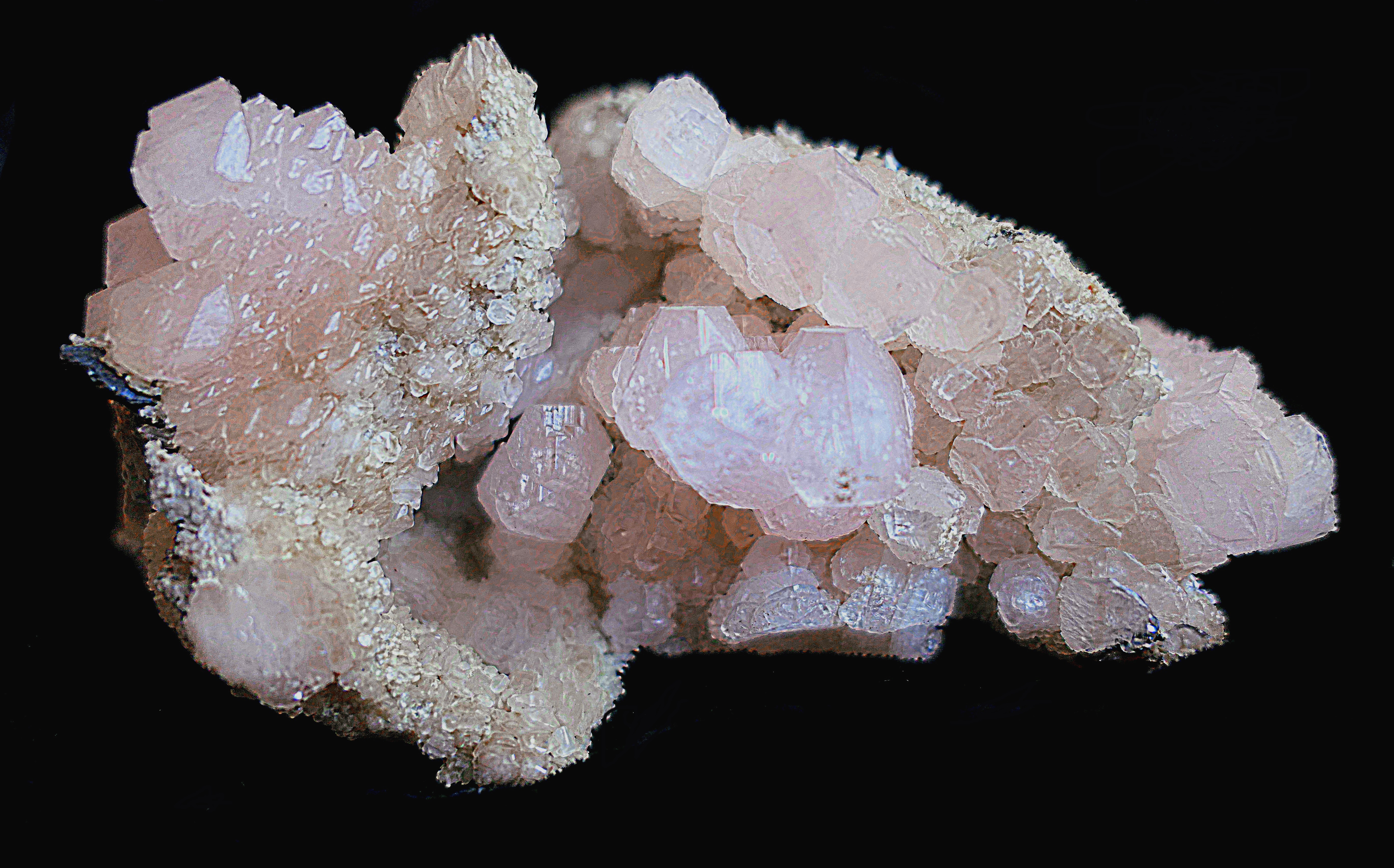 Друза кальцита. Дальнегорск, Приморье. Размер 11 см. Фото Морошкина В.В.