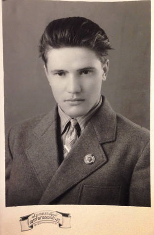http://images.vfl.ru/ii/1620952177/cdcdde69/34445841_m.jpg