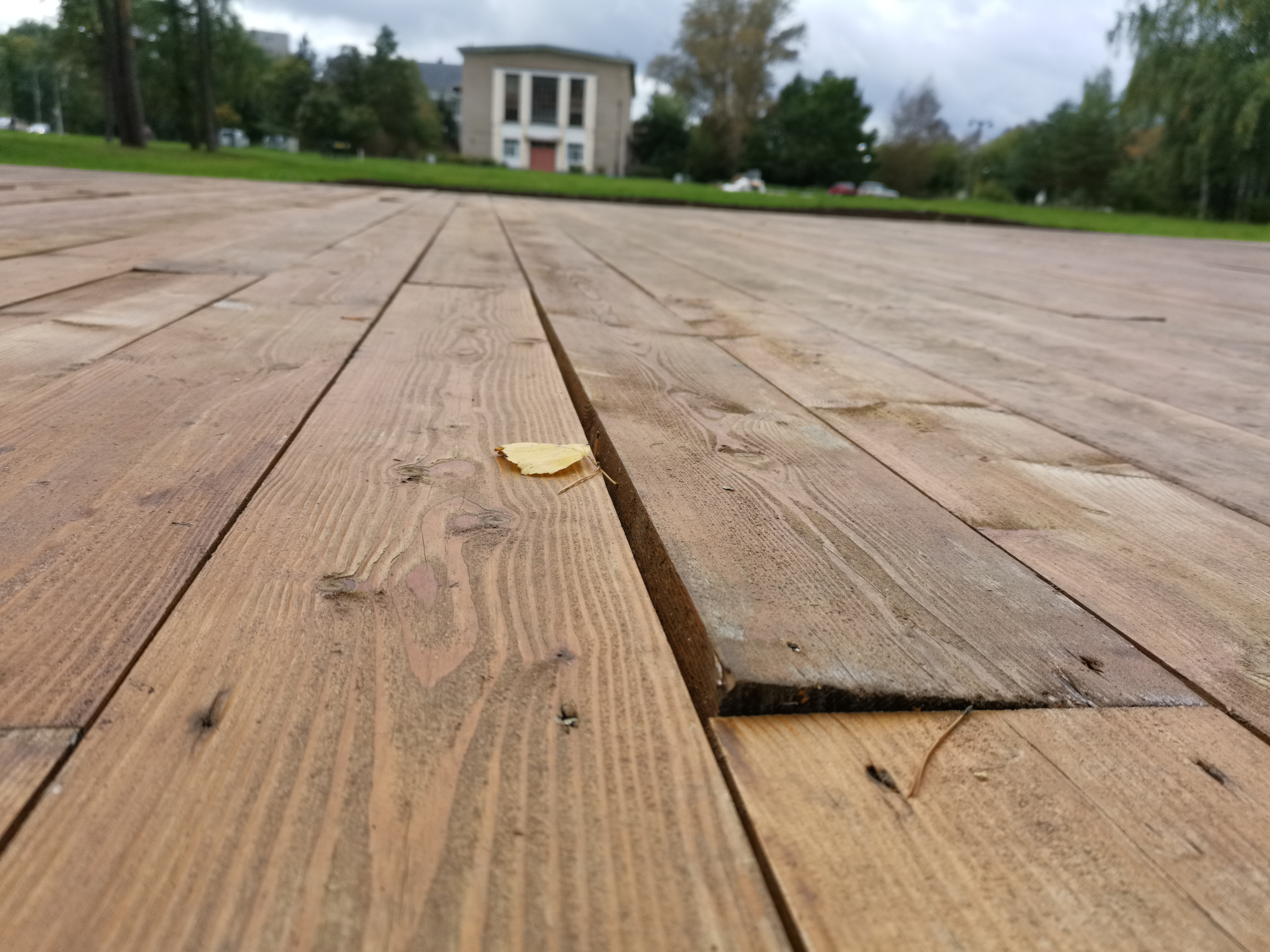 танцплощадка дефекты