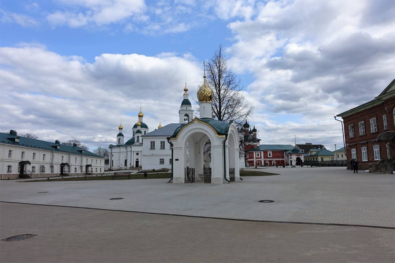 богоявленский монастырь москва