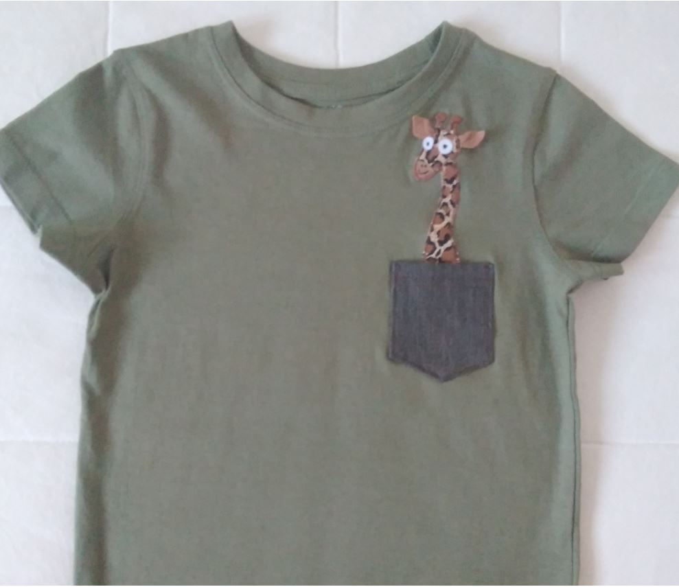 Giraffe khaki