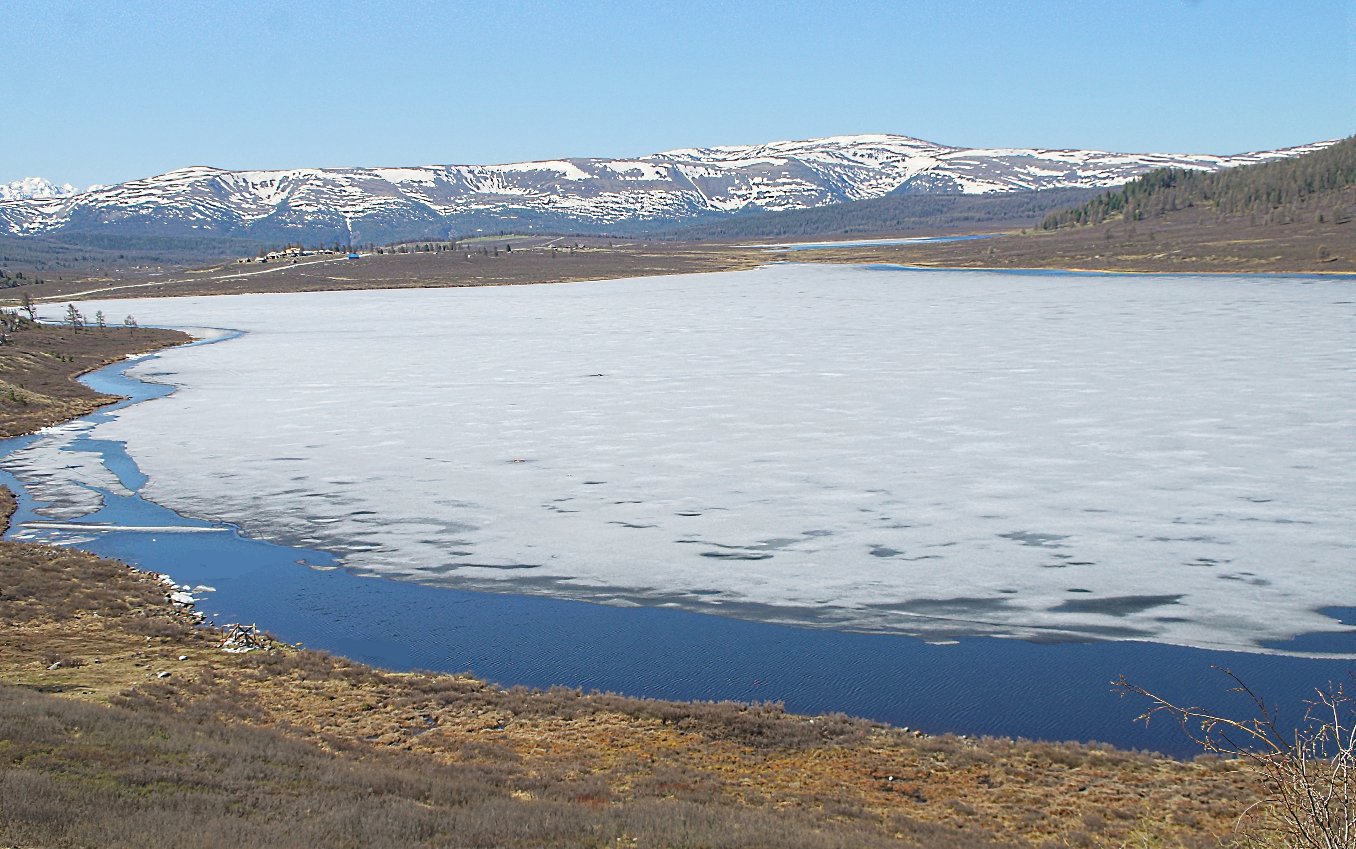 Замерзшее зимой озеро в Улаганском р-не. Фото Морошкина В.В.