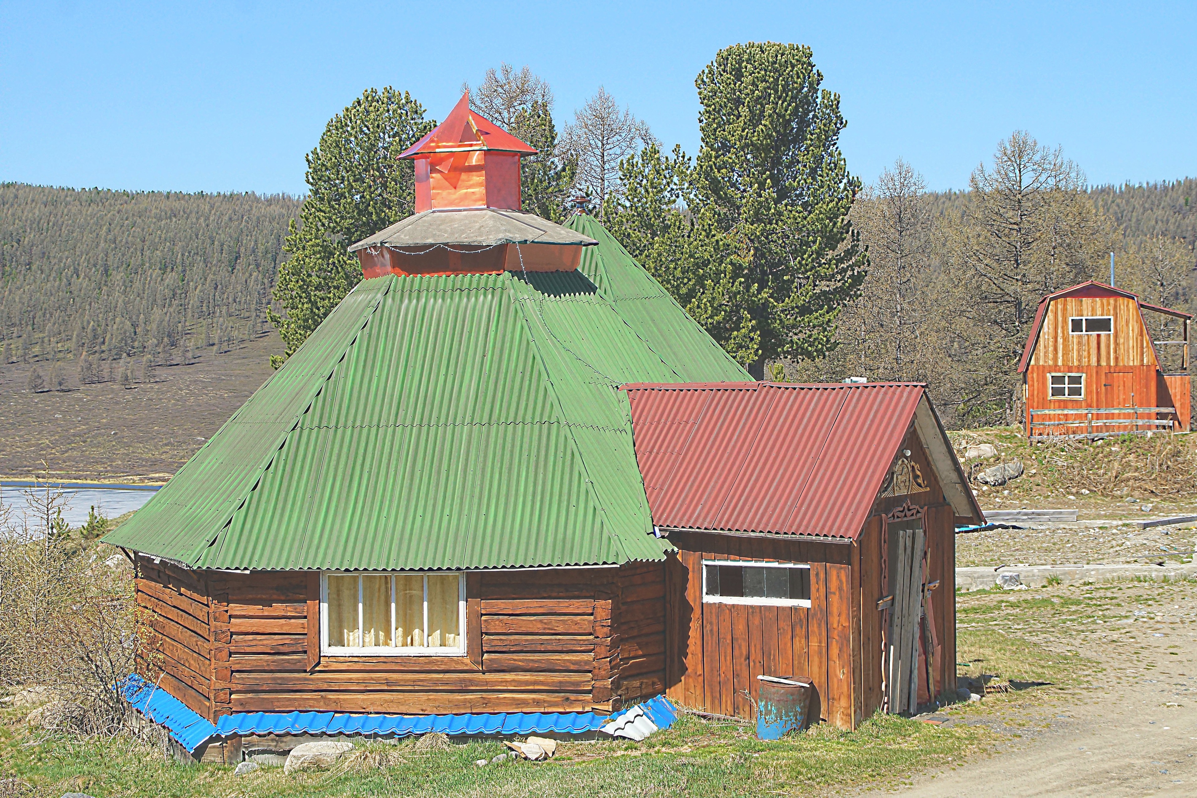Домики на турбазе у Чулышмана. Фото Морошкина В.В.