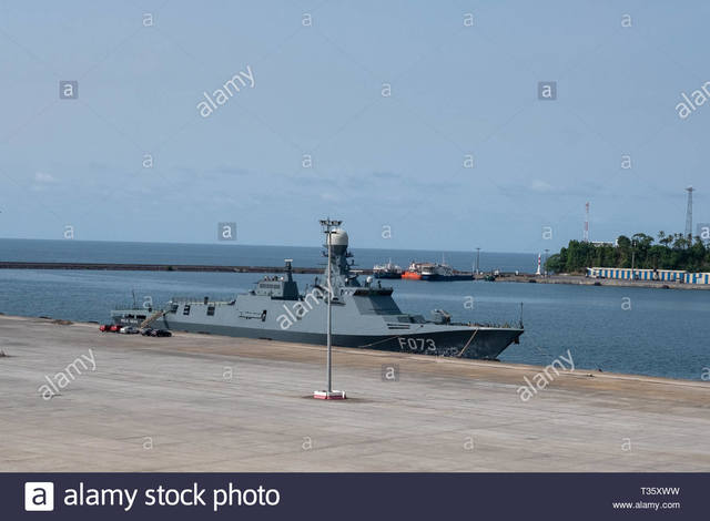 the-flagship-of-the-equatorial-guinea-navy-alongside-a-dock-in-the-harbour-in-malabo-the-capital-T35XWW