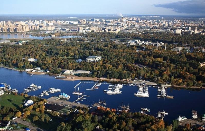 Крестовский остров с петербург