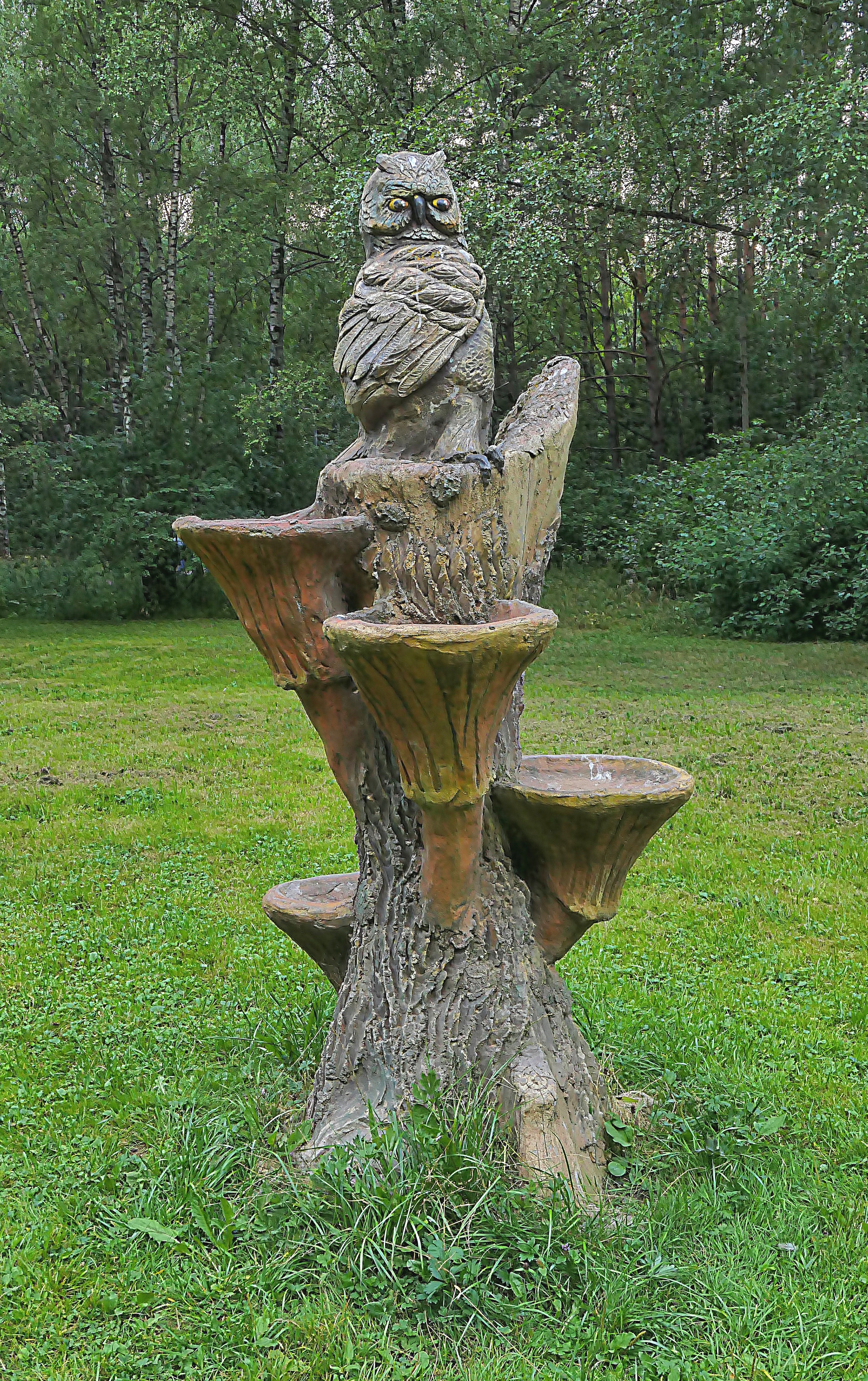 Деревянная фигура в Тропарёвском парке. Фото Морошкина В.В.
