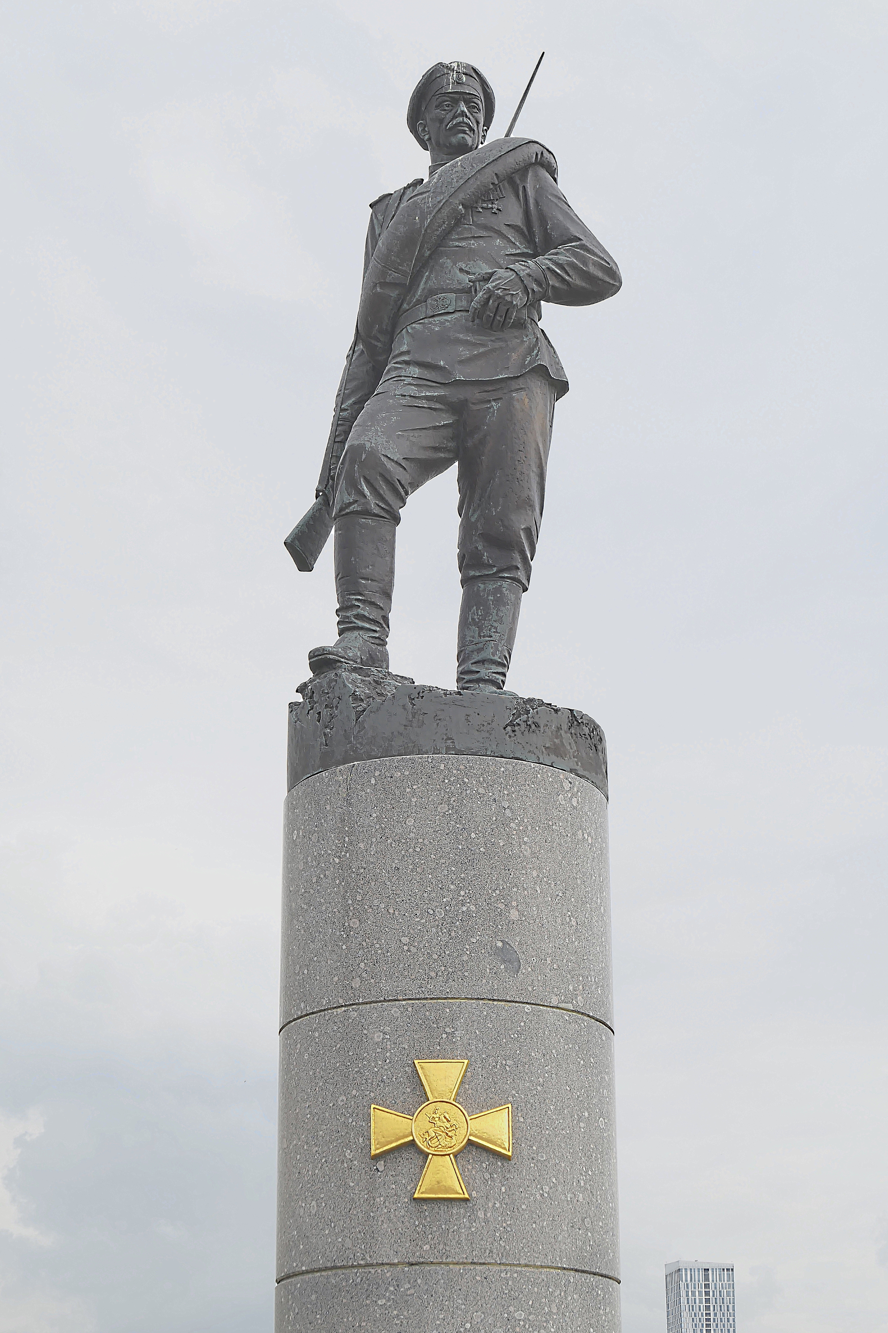 Памятник Русскому Солдату в Парке Победы. Фото Морошкина В.В.
