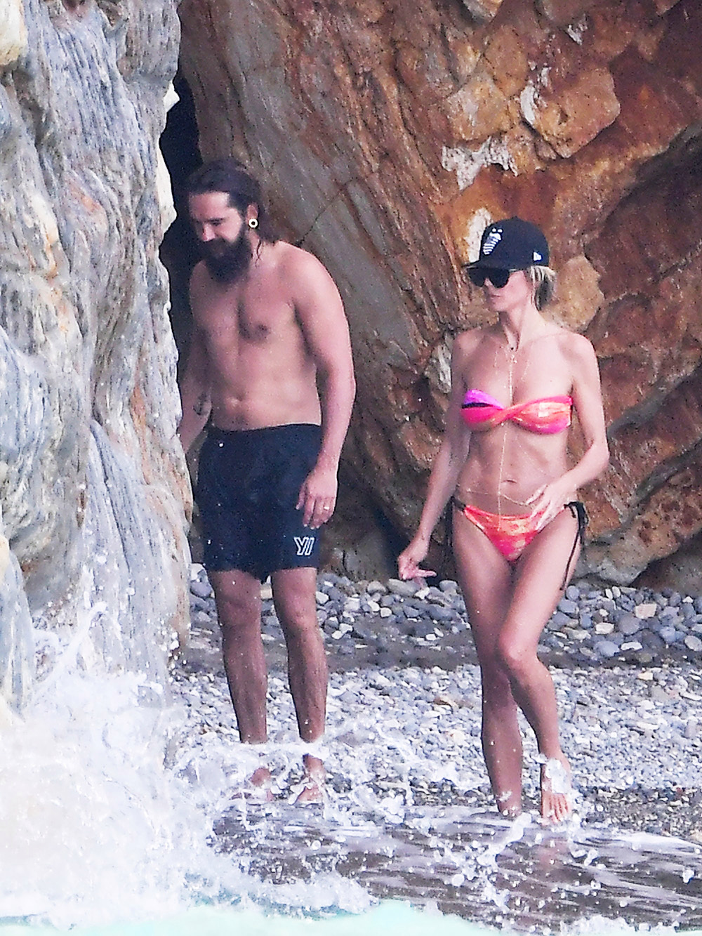 heidi-klum-tom-kaulitz-corsica-vacation-backgrid-02