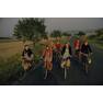 6Женщины едут домой с полей. Малые Карпаты, Чехословакия, 1968. Фотограф Джеймс П. Блэр