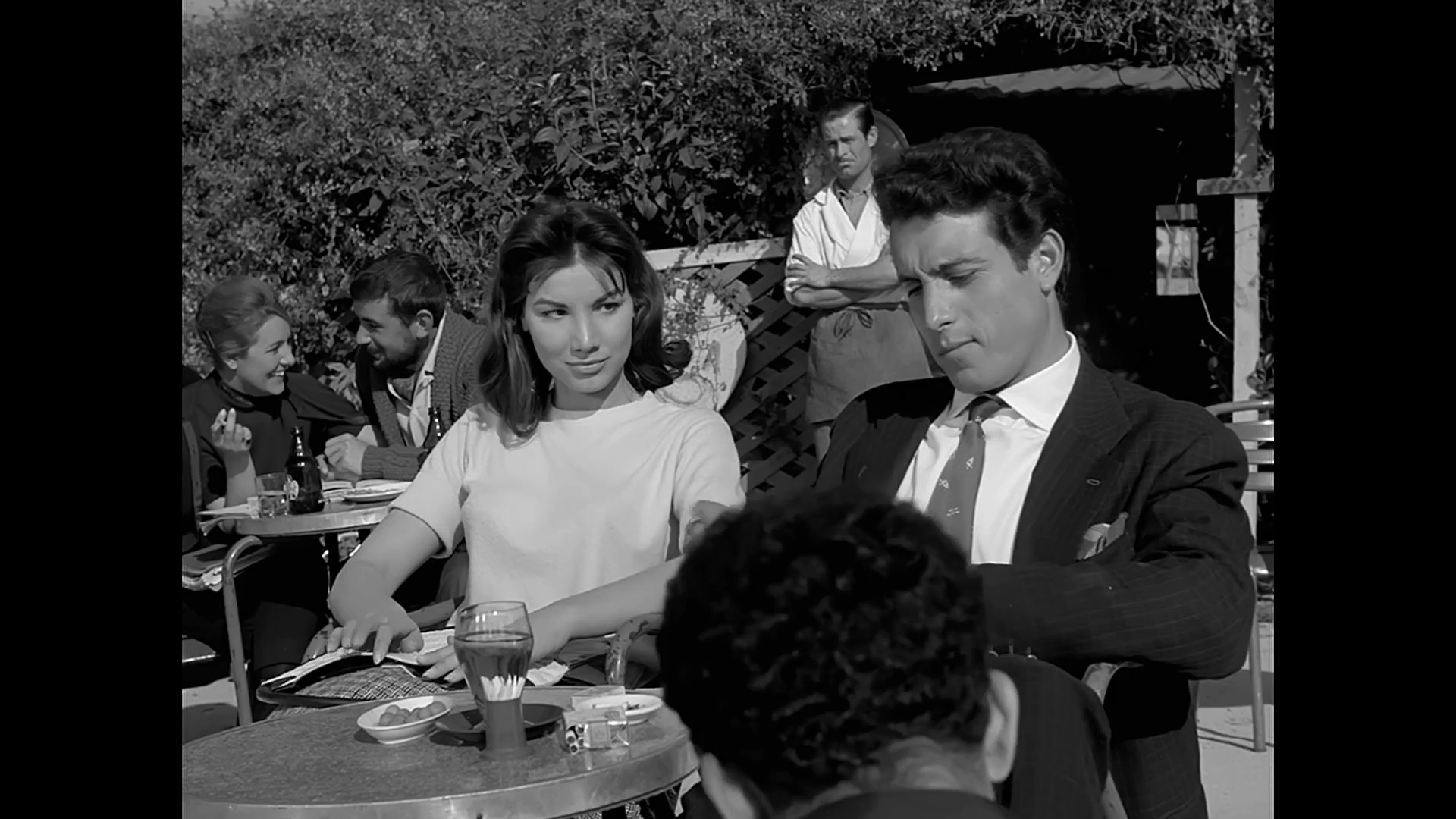 Los.golfos.1960.Carlos.Saura.WEB-DL. 1080p.mkv snapshot 00.24.24 [2021.08.21 16.10.01]