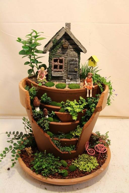 02-come-to-my-tree-house-miniature-garden-ideas-homebnc