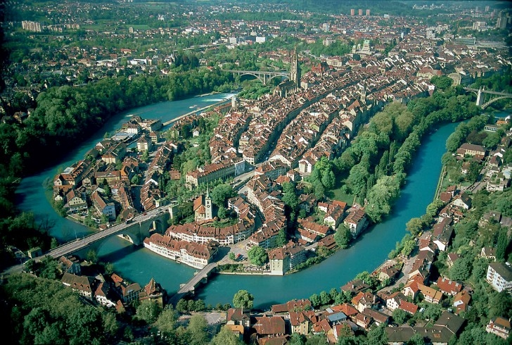 Bern luftaufnahme старый город
