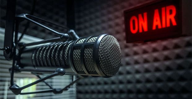 На радио «Record Тюмень» стартовал новый МЕГАсезон «Надо слушать!»