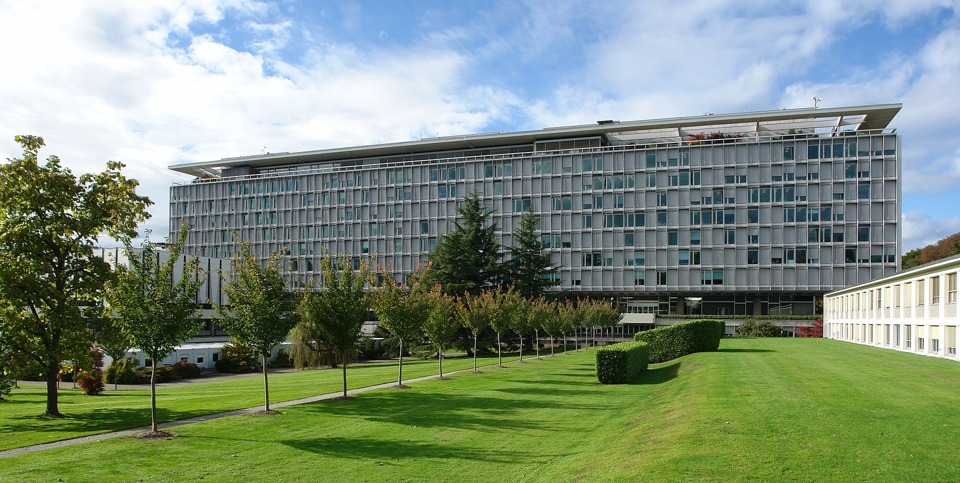1920px-World Health Organisation building south face