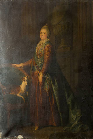 4Портрет императрицы Екатерины II работы Пьера-Этьена Фальконе в Эрмитаже.