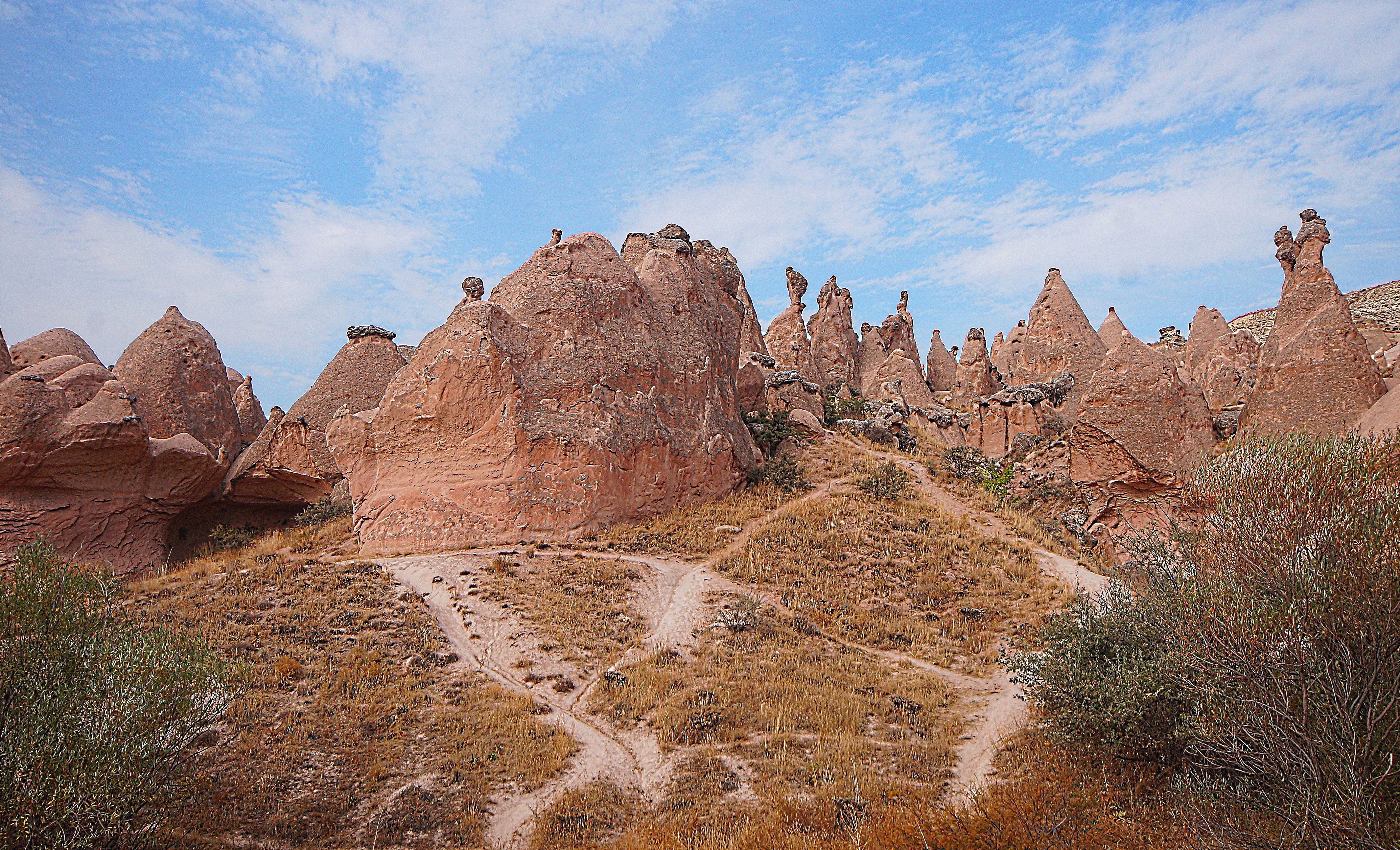Скалы Красной долины в Каппадокии. Фото Морошкина В.В.