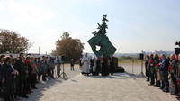 Памятник на кладбище 03