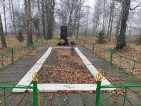 Братская могила (942 человека), западная окраина г. Унеча (за нефтебазой в районе бывшей сенобазы)