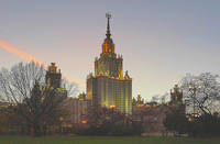 Вид здания МГУ к вечеру. Фото Морошкина В.В.