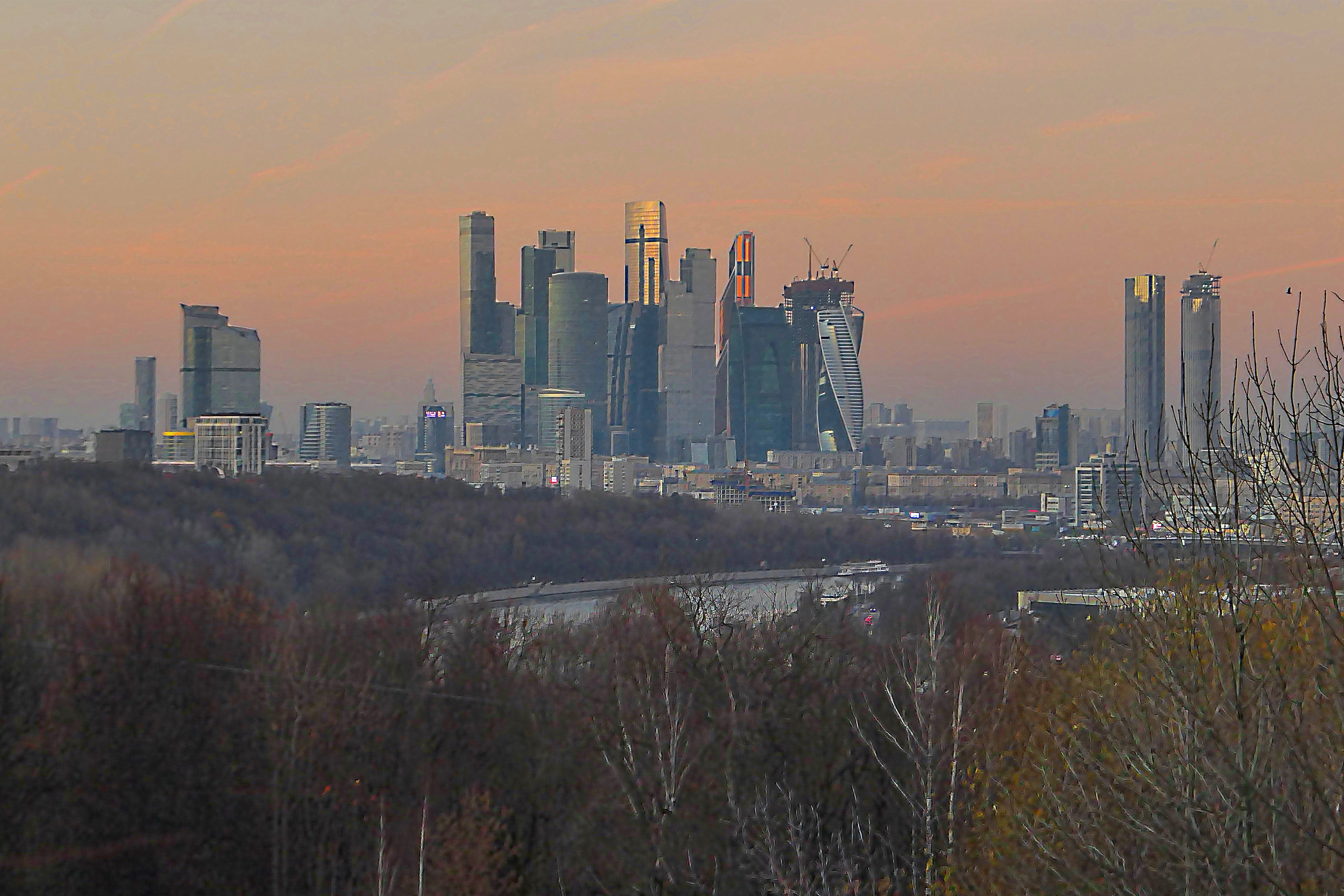 Москва-Сити, вид со смотровой площадки напротив МГУ. Фото Морошкина В.В.