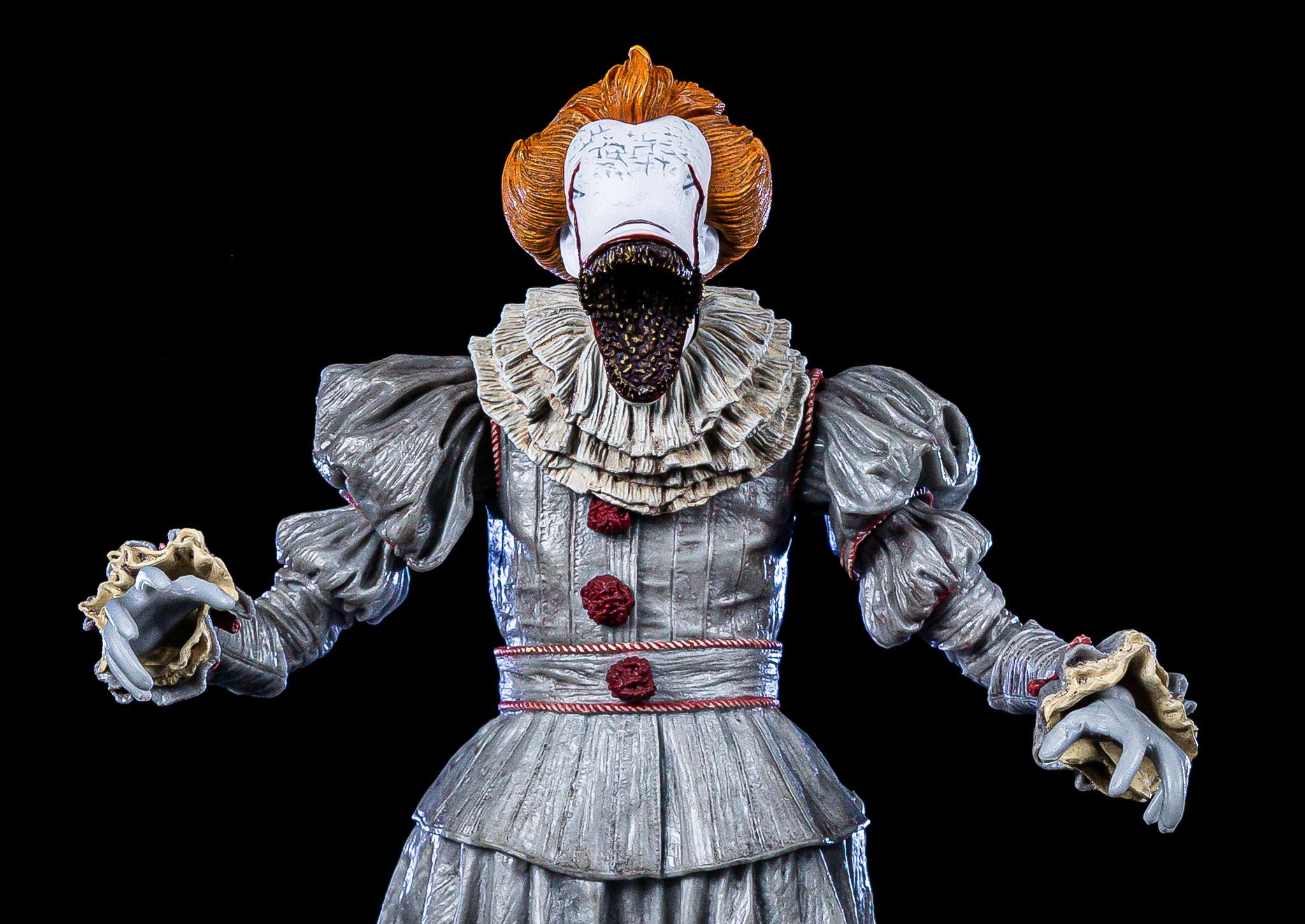 Dancing clown. Фигурка NECA it Dancing Clown Pennywise 45470. ПЕННИВАЙЗ В полный рост.