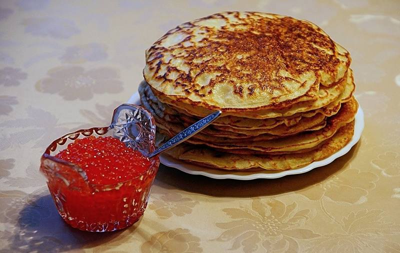 блины с икрой