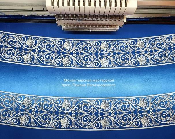 embroidered border2