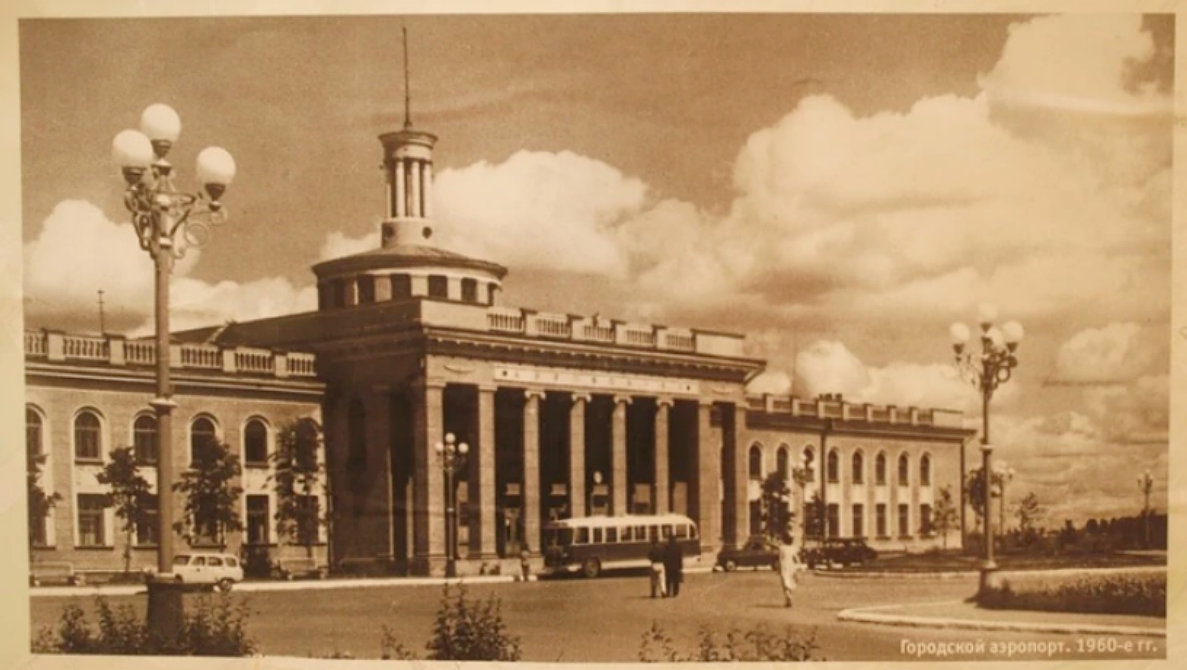 Городской аэропорт новосибирск. Старый городской аэропорт Новосибирск. Новосибирский городской аэропорт Северный. Аэровокзал Новосибирск Северный.