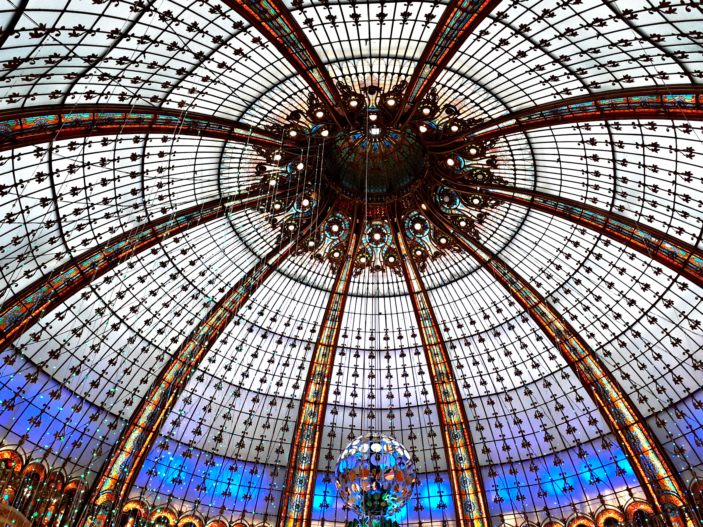 Рождественский Париж 2022: Galeries Lafayette, Printemps.