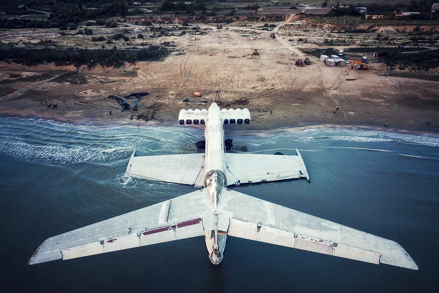 ekranoplan-tselikom-sverhu Makeev-1536x1025