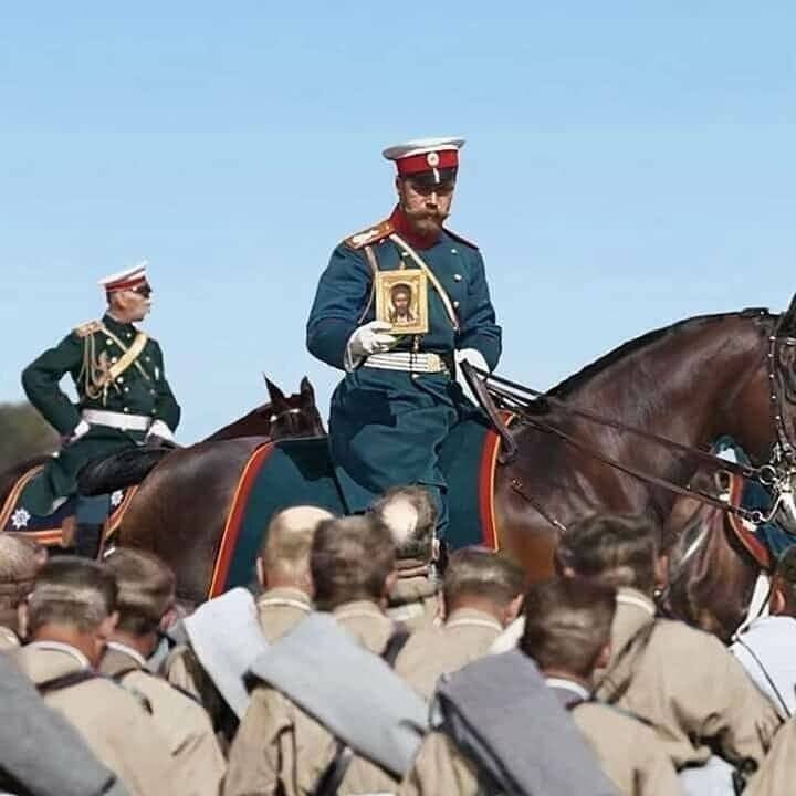 император Николай II и солдаты