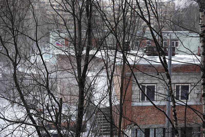 снег