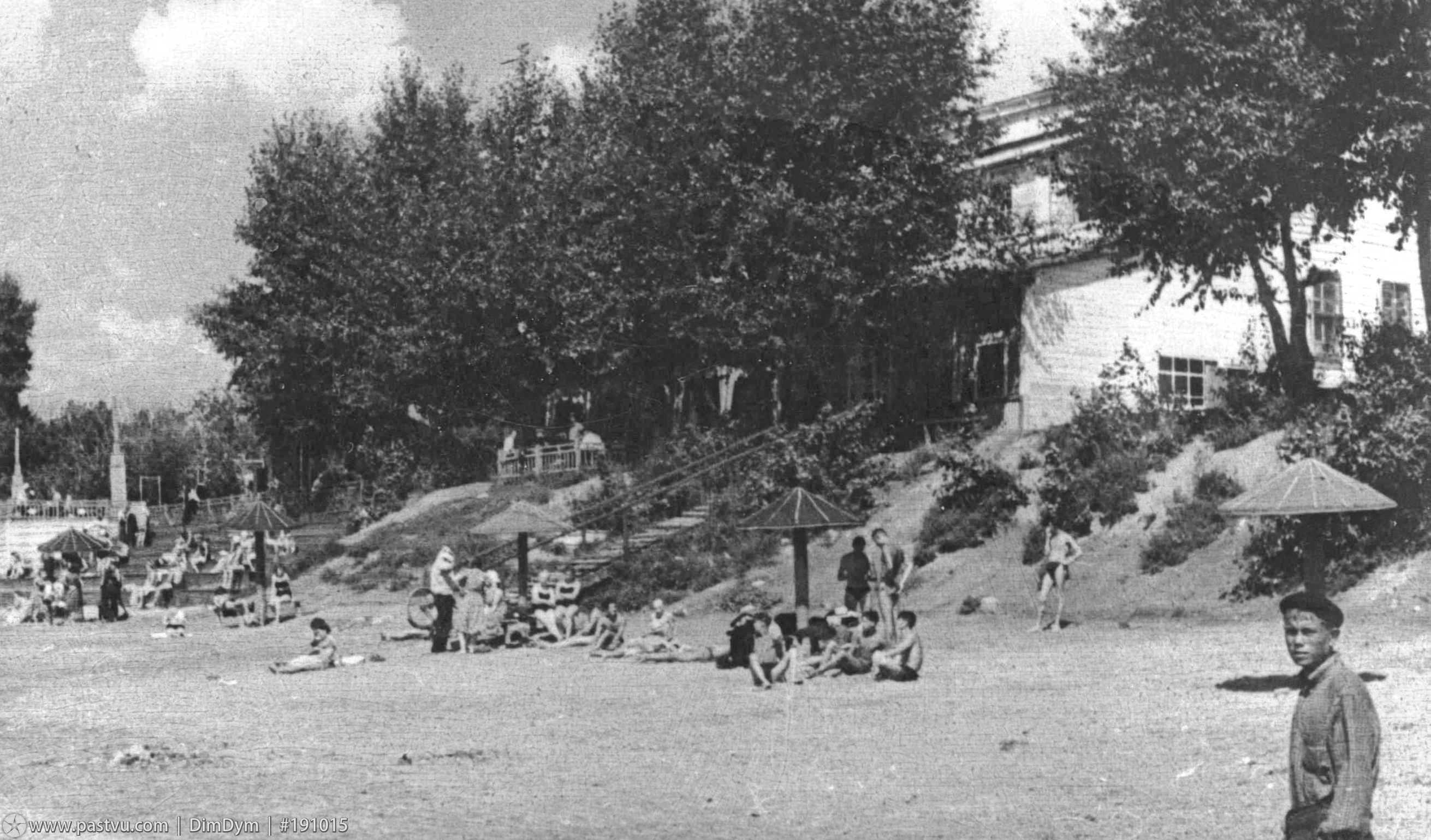 На водной станции реки Оби1954
