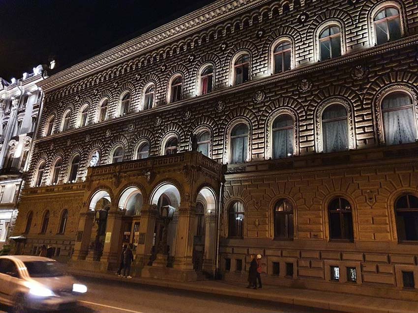 27��� ������ ��. �. ��������