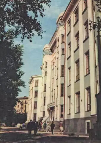 https://images.vfl.ru/ii/1744732560/c858442a/39788691_m.jpg