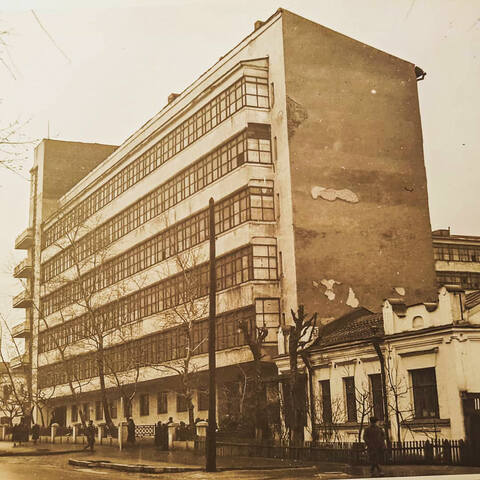 https://images.vfl.ru/ii/1748280061/7402ad58/39831219_m.jpg